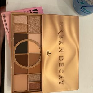 Urban Decay Bronze and Brown Eyeshadow Palette